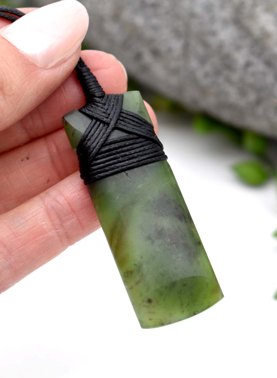 Pounamu Toki Pendant – Carved by Tony Lusty