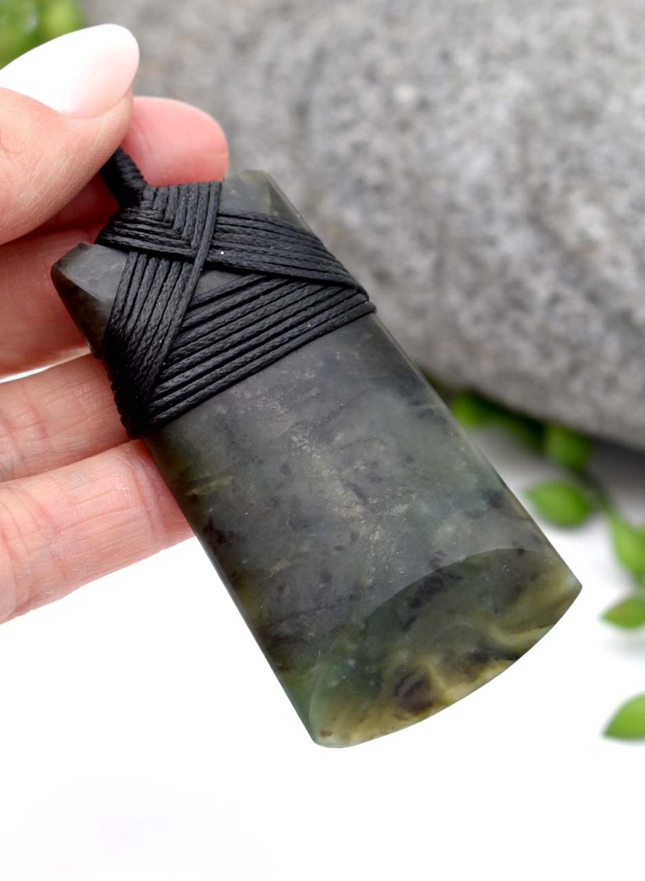 Pounamu Toki Pendant – Carved by Tony Lusty - Image 2