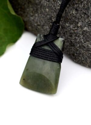 Pounamu Toki Pendant – Carved by Tony Lusty