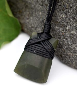 Pounamu Toki Pendant – Carved by Tony Lusty