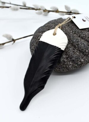 Huia Feather (Tiny) - Michelle Bow