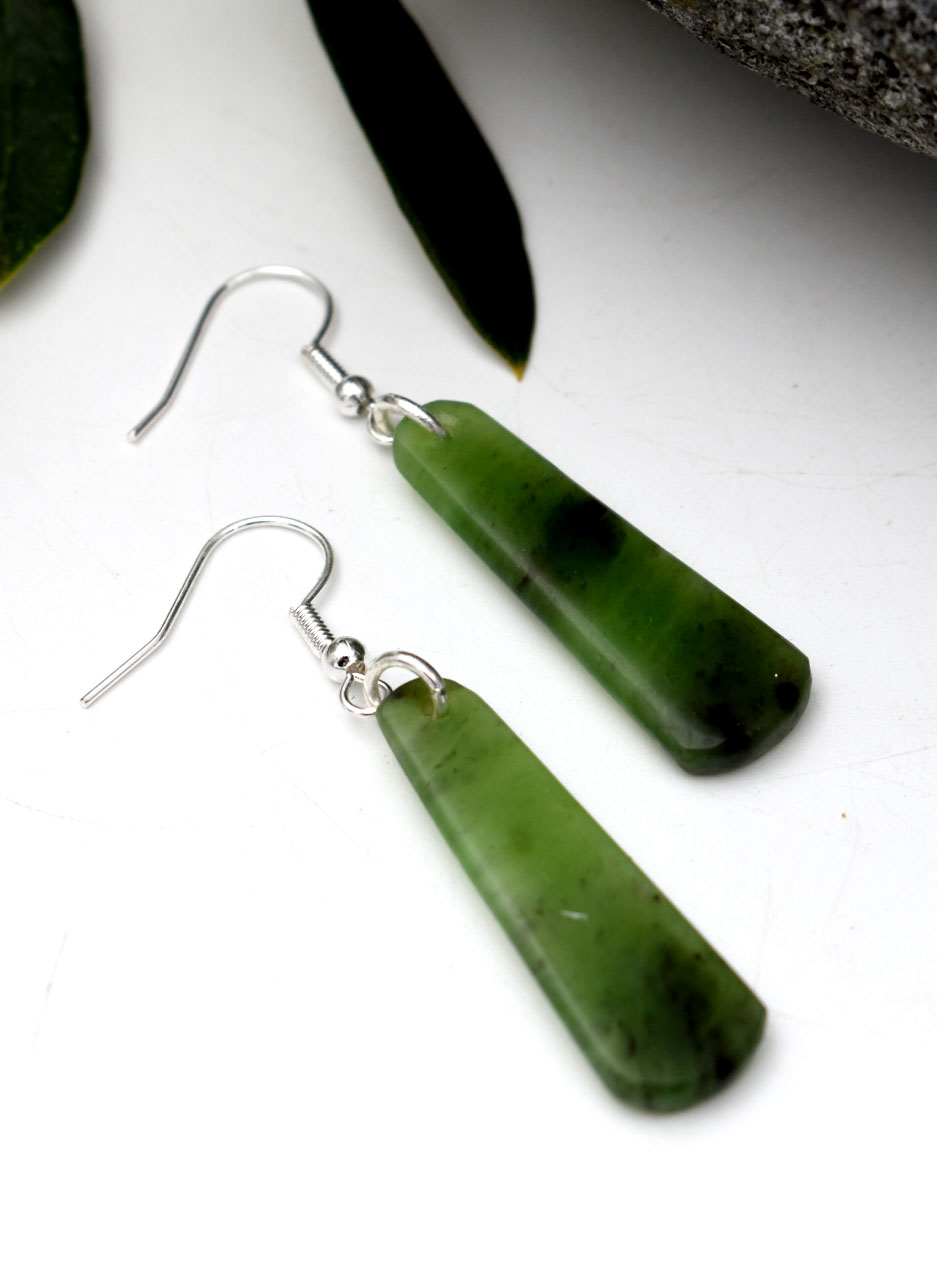 Pounamu Earrings – Carved by Tony Lusty