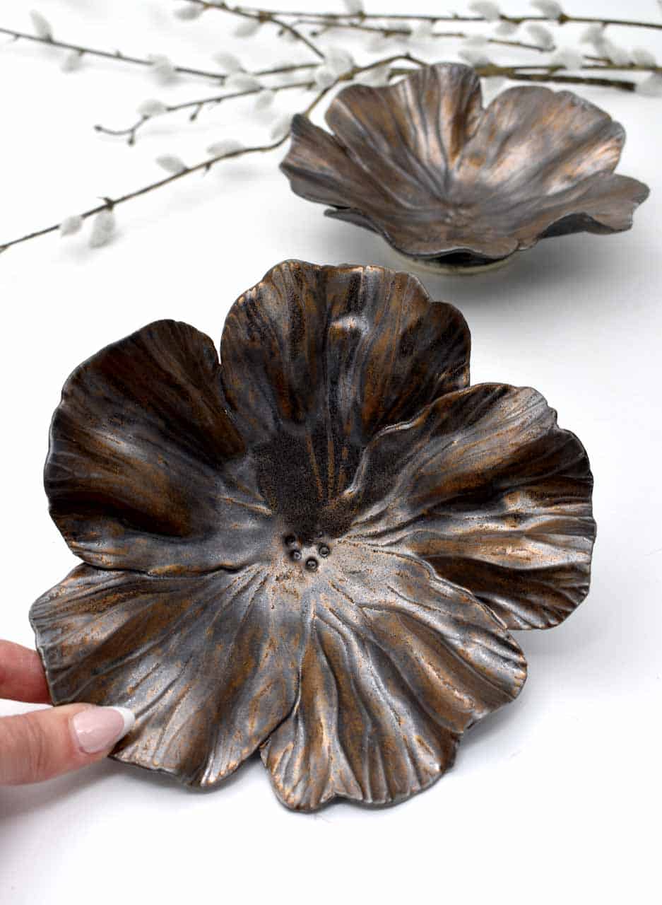 Hibiscus Bowl (Metallic Glaze) - Muddy Fingers