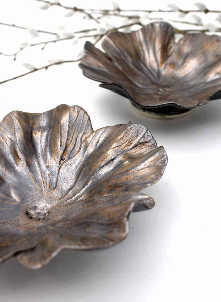 Hibiscus Bowl (Metallic Glaze) - Muddy Fingers - Image 3