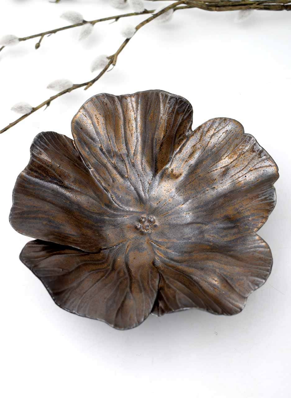 Hibiscus Bowl (Metallic Glaze) - Muddy Fingers