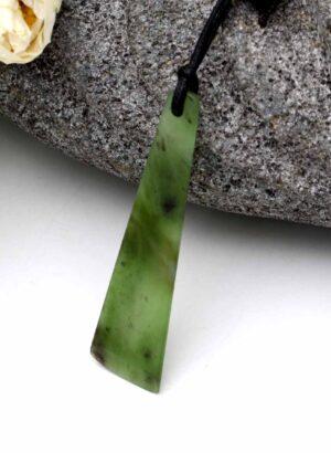 Kawakawa Pounamu Pendant – Carved by Tony Lusty