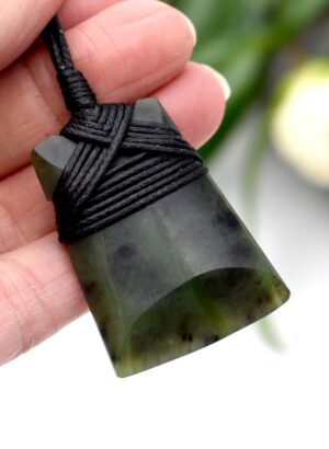 Kawakawa Pounamu Toki Pendant – Carved by Tony Lusty