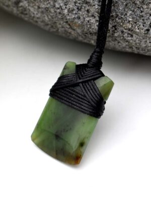 Kawakawa Pounamu Toki Pendant – Carved by Tony Lusty