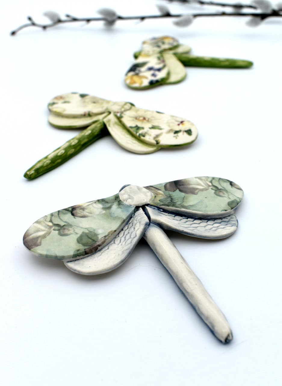 Dragonfly Vintage Soft Green Flowers - Kirsty Gardiner