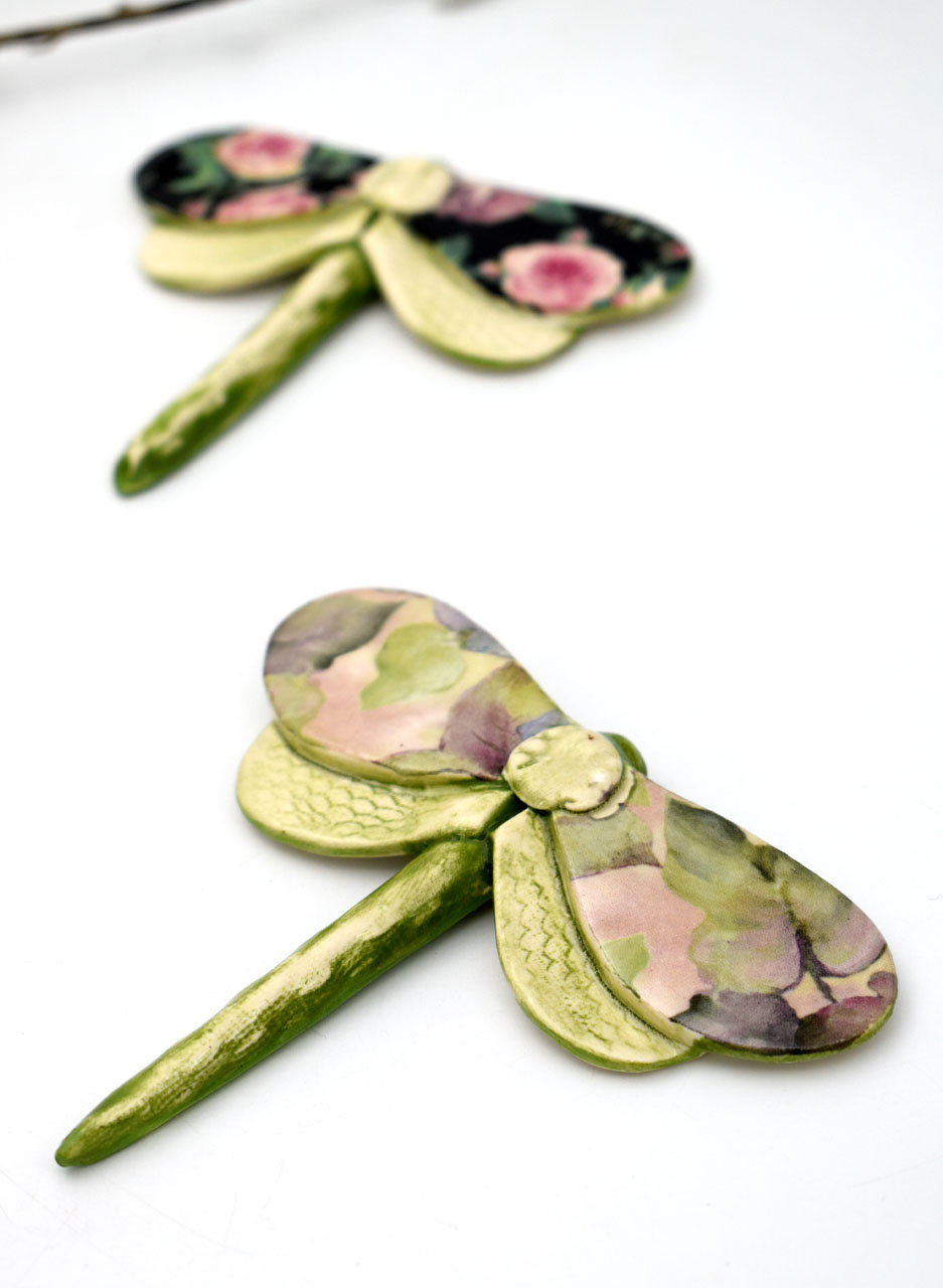 Dragonfly Vintage Soft Green Flowers - Kirsty Gardiner - Image 2