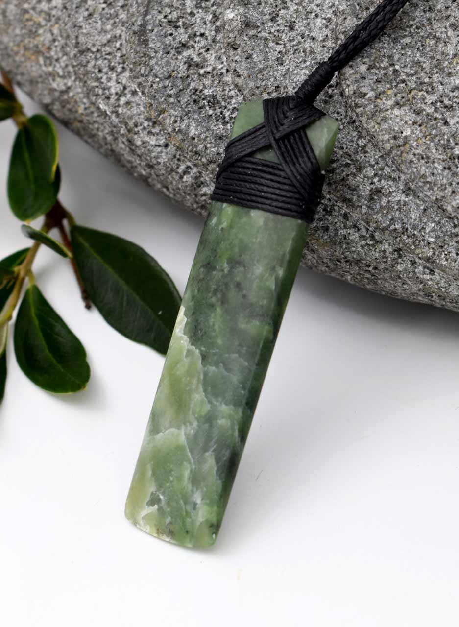 Pounamu Toki Pendant – Carved by Tony Lusty