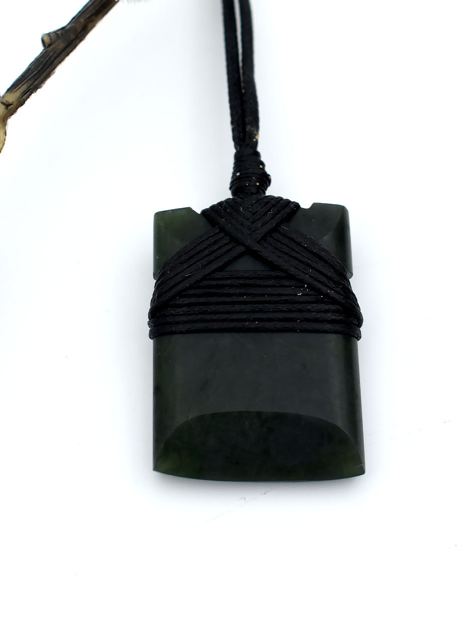 Pounamu Toki Pendant – Carved by Tony Lusty - Image 3