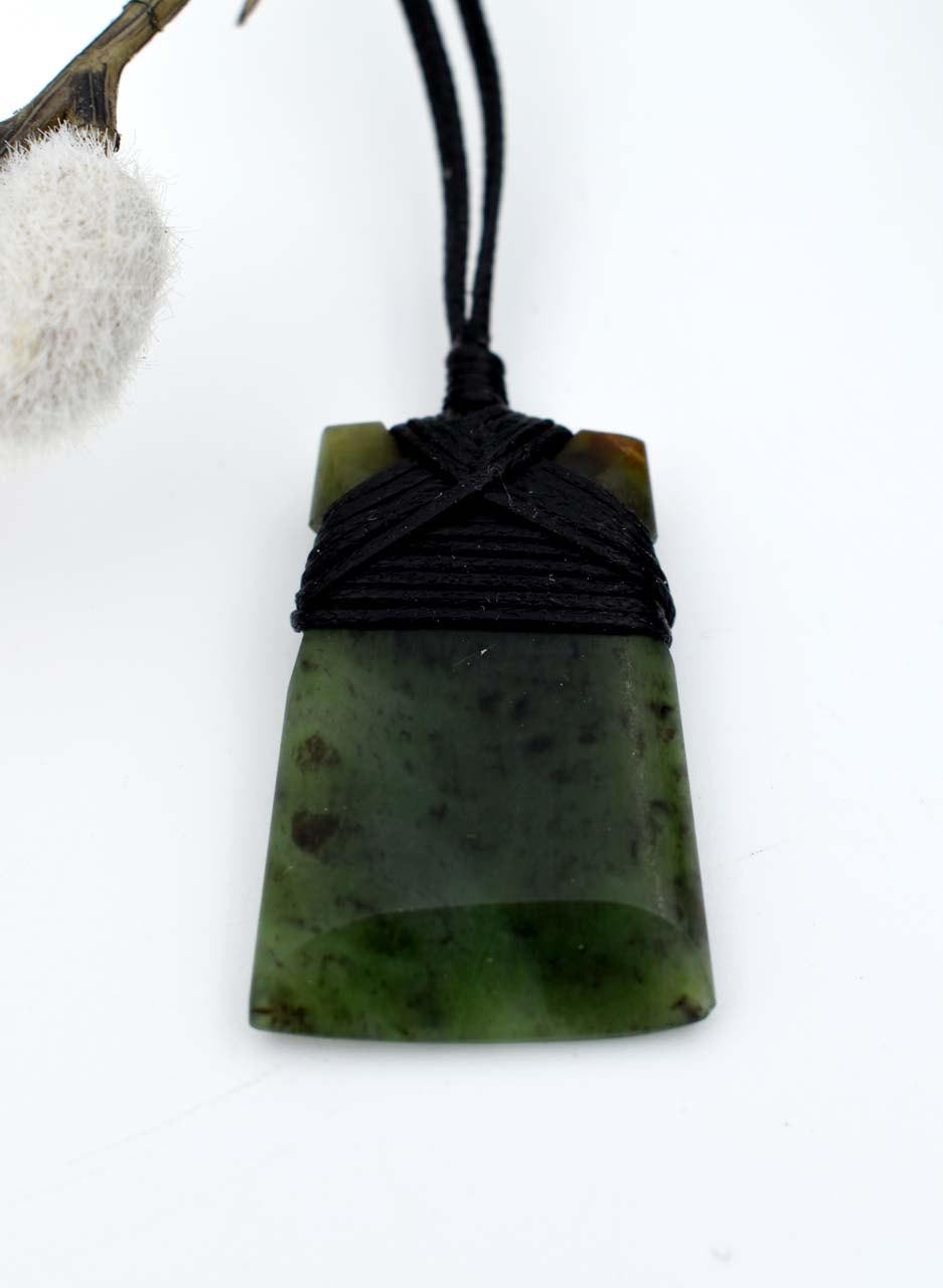 Pounamu Toki Pendant – Carved by Tony Lusty - Image 3