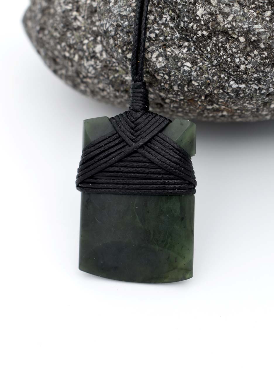 Pounamu Toki Pendant – Carved by Tony Lusty - Image 3