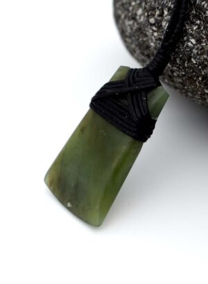 Pounamu Toki Pendant – Carved by Tony Lusty