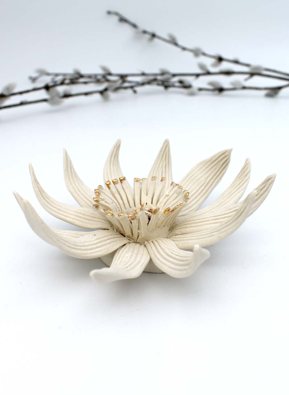Flower with Gold Lustre - Muddy Fingers - Image 4