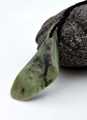 Pounamu Freeform - Amber Dawn