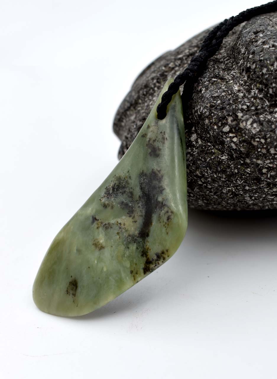 Pounamu Freeform - Amber Dawn