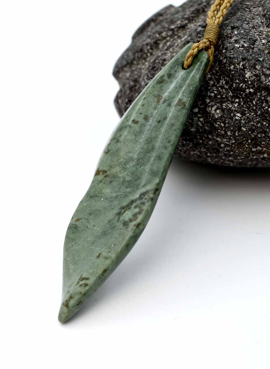 Pounamu Freeform Leaf - Amber Dawn - Image 2