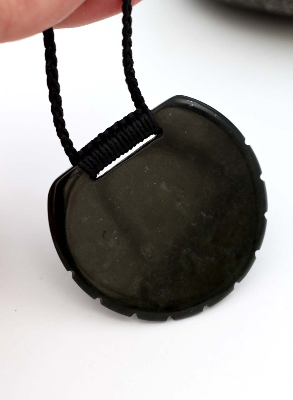 Pounamu Notched Disc - Amber Dawn - Image 2